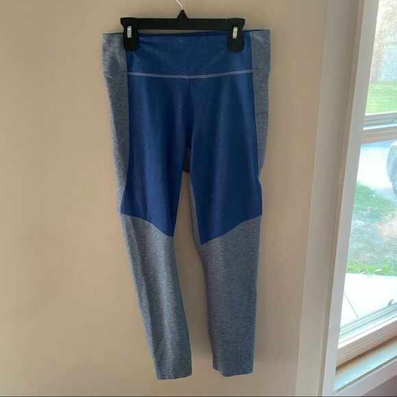 Outdoor Voices 7/8 Legging size Medium - Picture 2 of 4